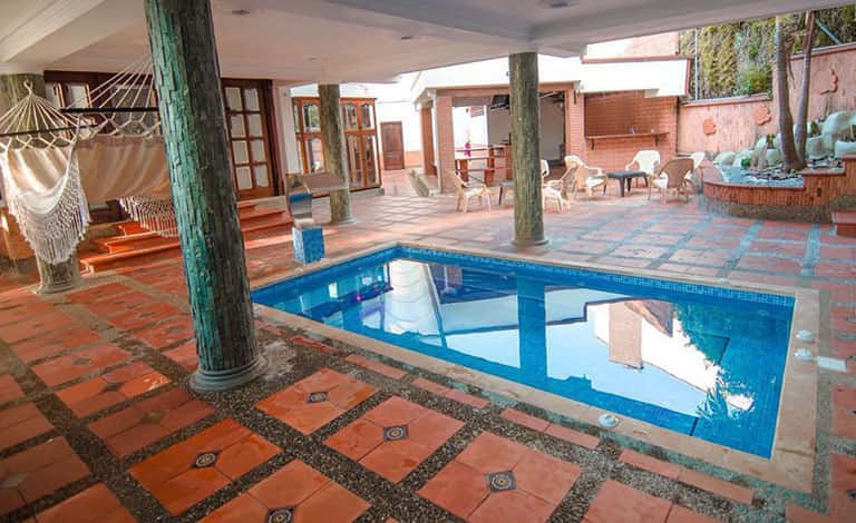 Mansion rental in Colombia