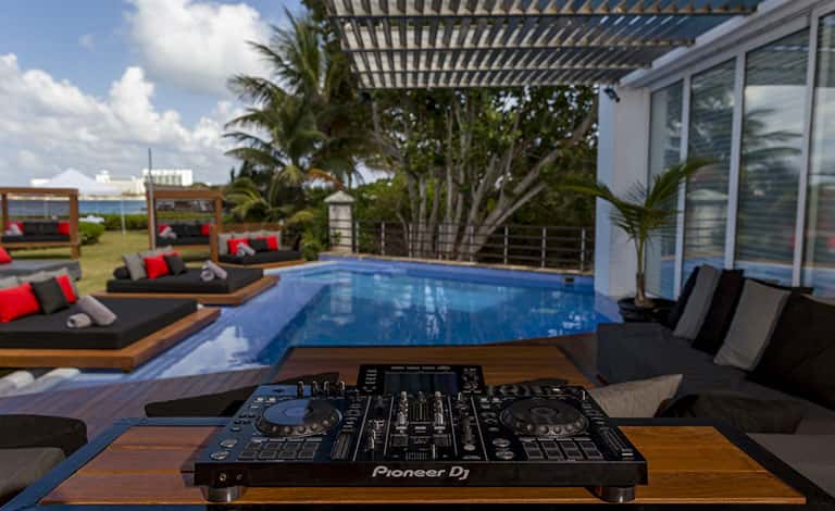 Cancun bachelor party rental