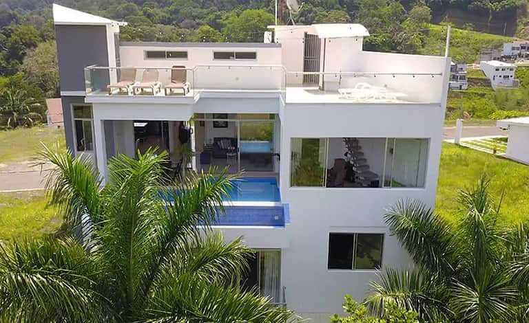 Costa Rica bachelor party pad